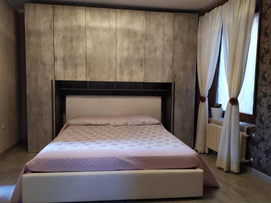 Appartamento Le Rondini Nel Centro Di Intra Kültér fotó