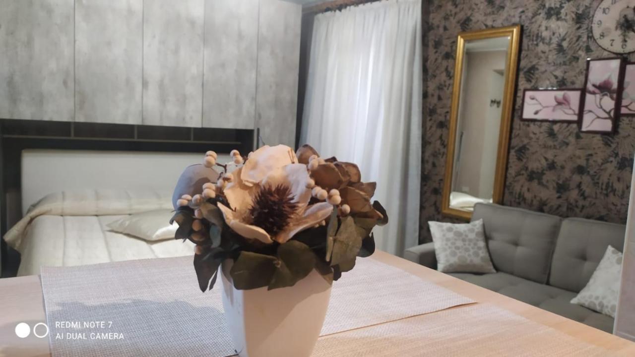 Appartamento Le Rondini Nel Centro Di Intra Kültér fotó